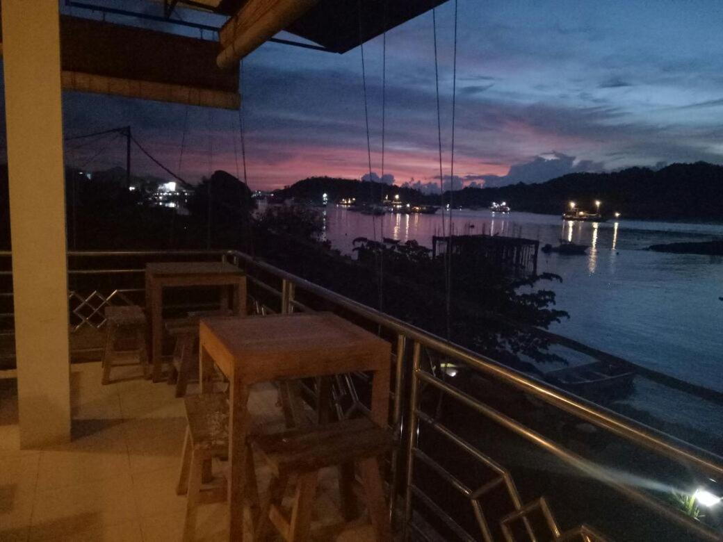 Bajo Sunset Hostel Labuan Bajo Exterior photo
